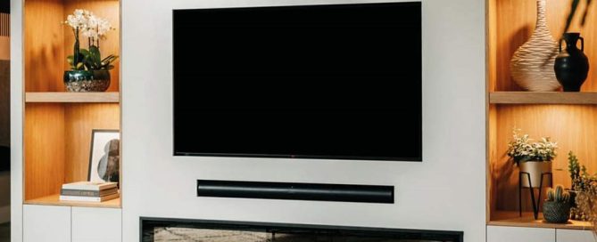 TV stena (TV wall) in vgradni električni kamin