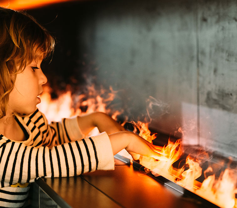 Električni kamin na vodeno paru u dnevnom boravku